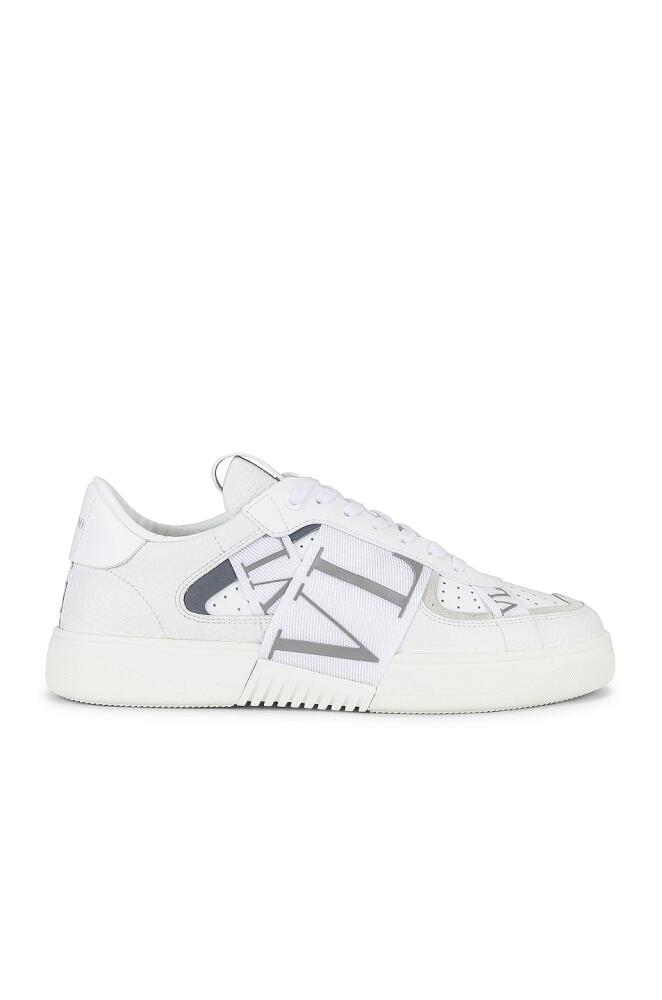 Valentino Garavani Valentino Sneaker in White Cover