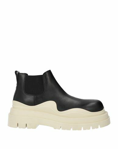 Bottega Veneta Man Ankle boots Black Leather Cover