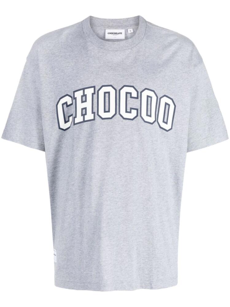 CHOCOOLATE logo-print crew-neck T-shirt - Grey Cover