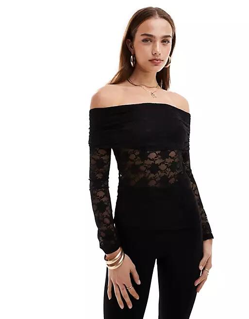 Pull & Bear lace bardot top in black Cover