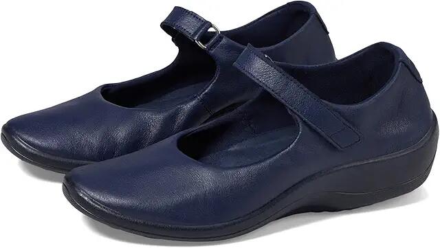 Arcopedico Thy (Navy) Women's Shoes Cover