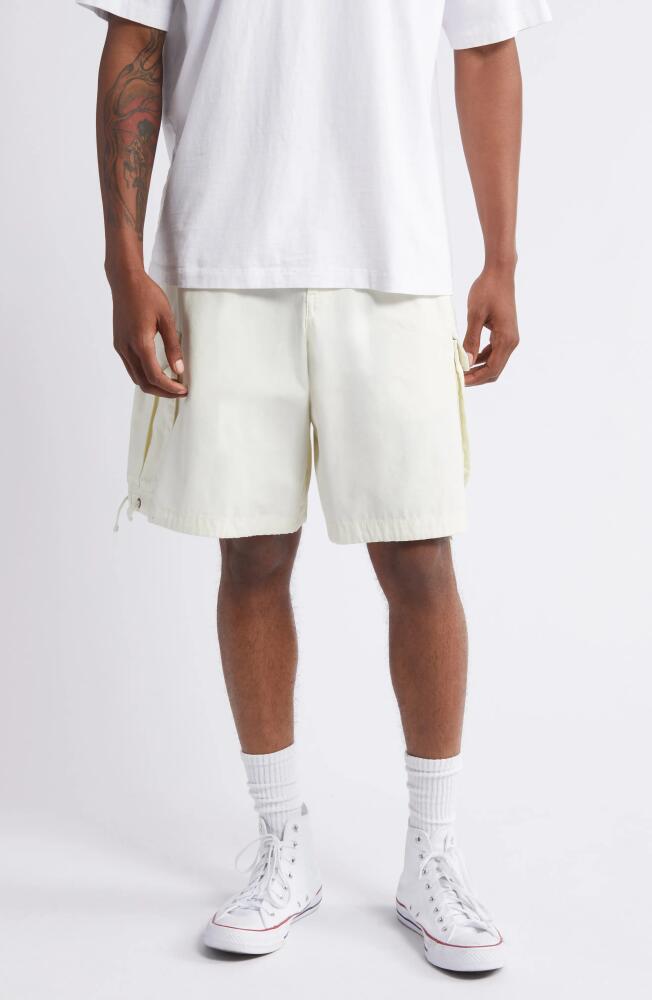 Elwood Baggy Cargo Shorts in Onion Cover