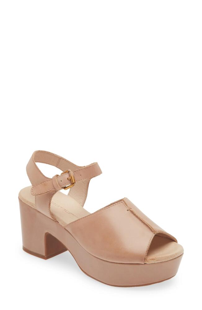 Chocolat Blu Giannis Platform Sandal in Beige Leather Cover