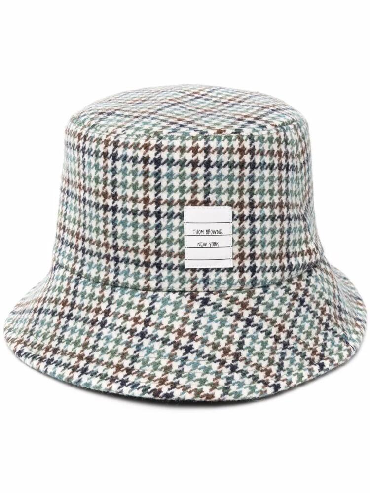 Thom Browne houndstooth name tag appliqué bucket hat - Green Cover