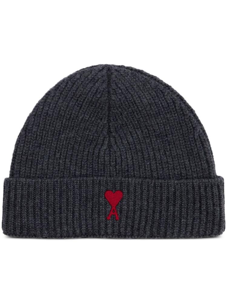 AMI Paris logo-embroidered ribbed-knit beanie - Grey Cover