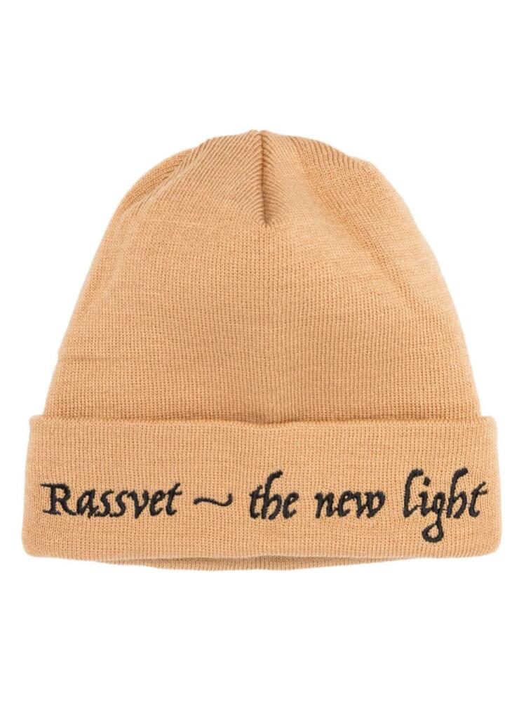 RASSVET slogan-embroidered turn-up beanie - Neutrals Cover