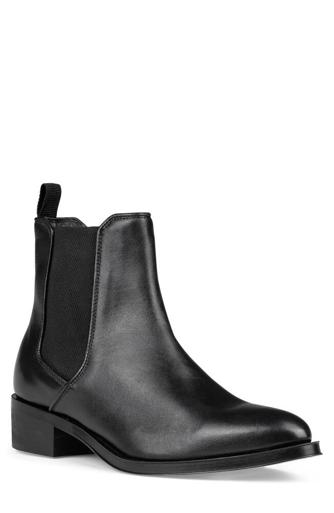 Donald Pliner Ashford Chelsea Boot in Black Cover