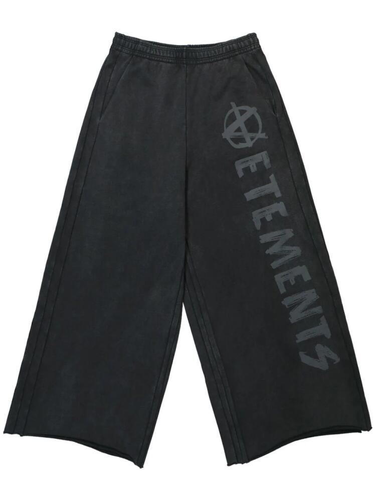 VETEMENTS Anarchy Baggy track pants - Black Cover