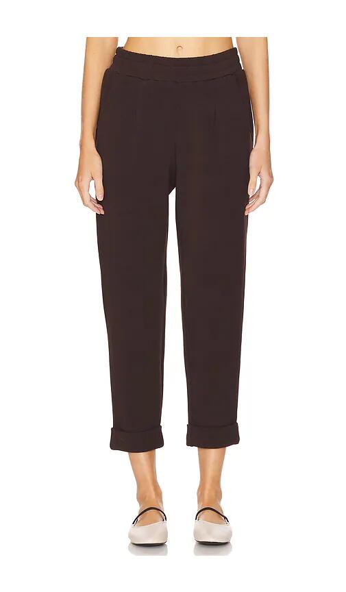 Varley The Rolled Cuff Pant in Chocolate Cover