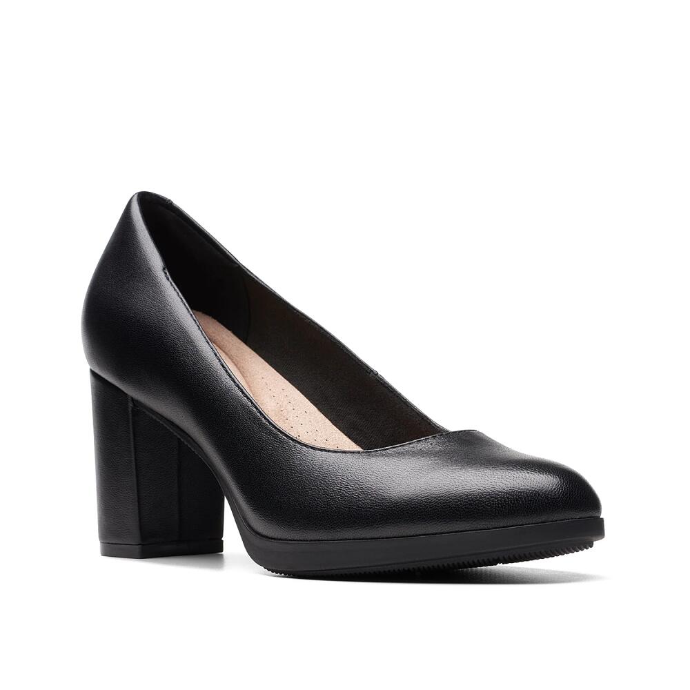 Clarks Bayla Skip Pump | Women's | Black Leather Cover