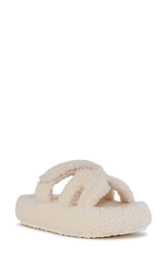 AZALEA WANG Honor Faux Shearling Platform Slide Sandal in White Cover