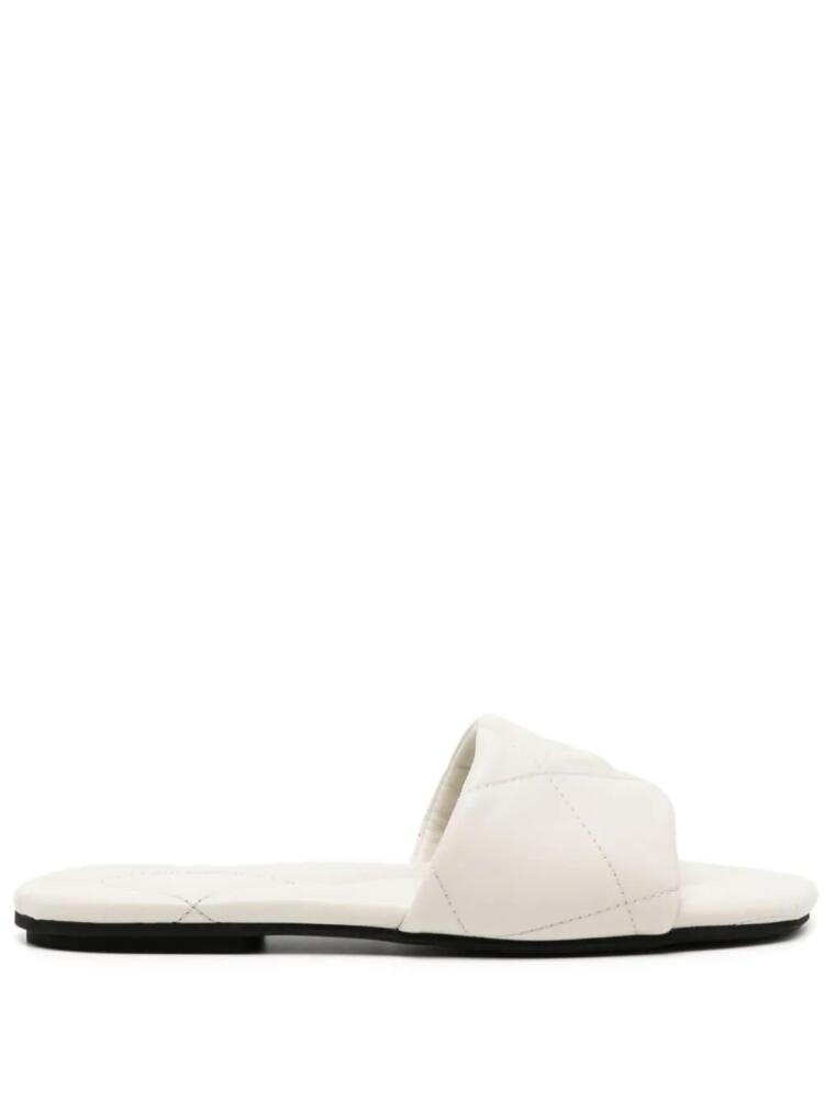 Emporio Armani open-toe quilted slippers - White Cover