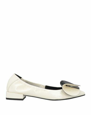 Daniele Ancarani Woman Ballet flats Ivory Soft Leather Cover