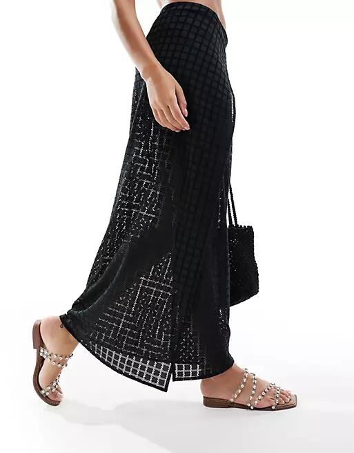 4th & Reckless arles tie wrap crochet beach skirt in black Cover