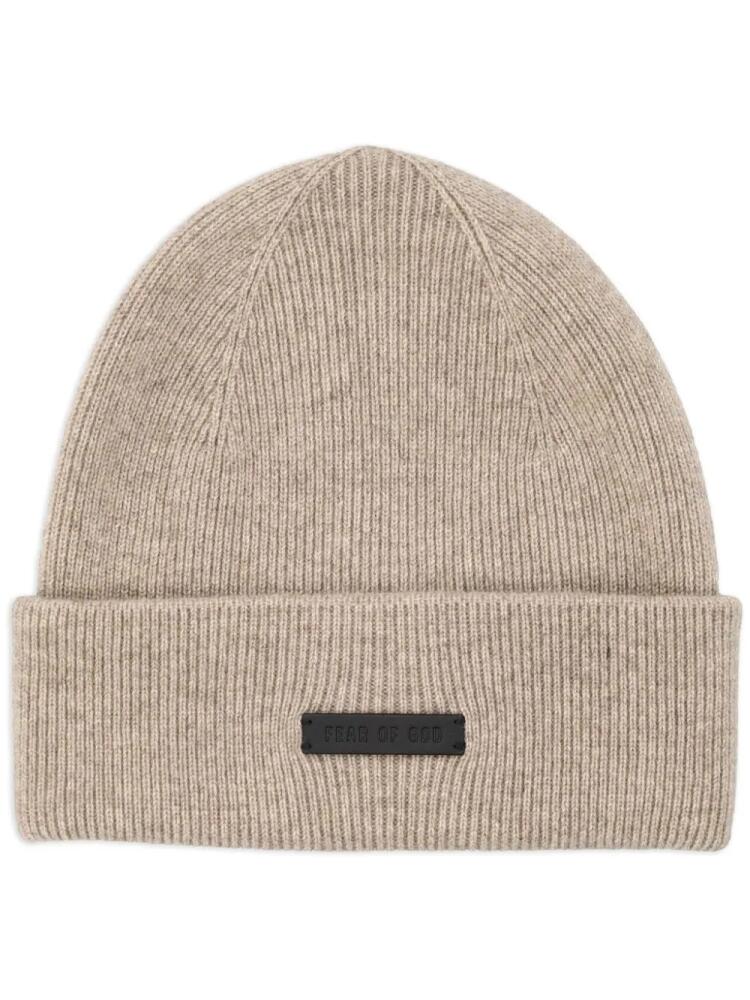 Fear Of God logo-patch beanie - Neutrals Cover