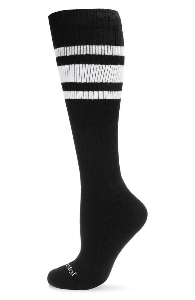 MeMoi Stripe Performance Knee High Compression Socks in Black Cover