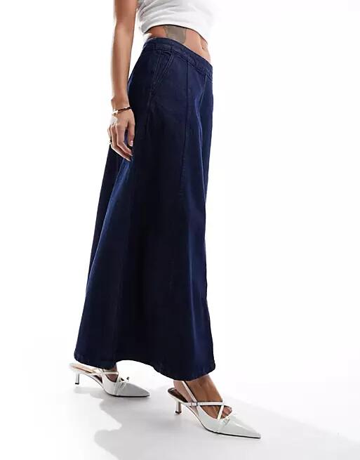 Nobody's Child Hampsted denim maxi skirt in blue Cover