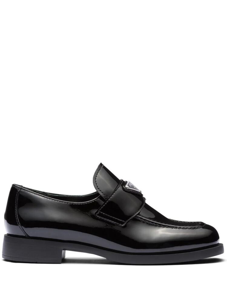 Prada triangle-logo patent-leather loafers - Black Cover