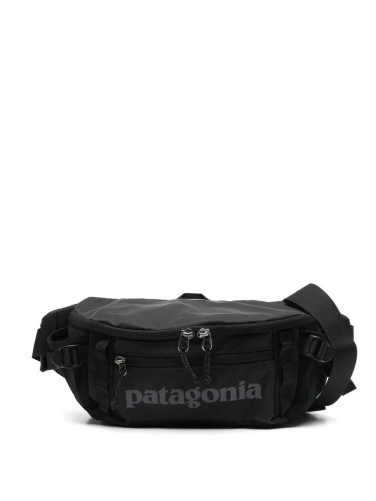 Patagonia logo-print belt bag - Black Cover