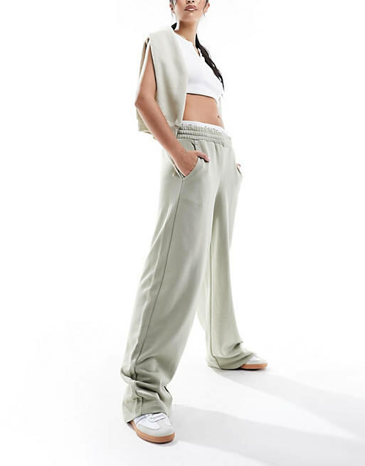 Bershka wide leg sweatpants in washed khaki-Green Cover