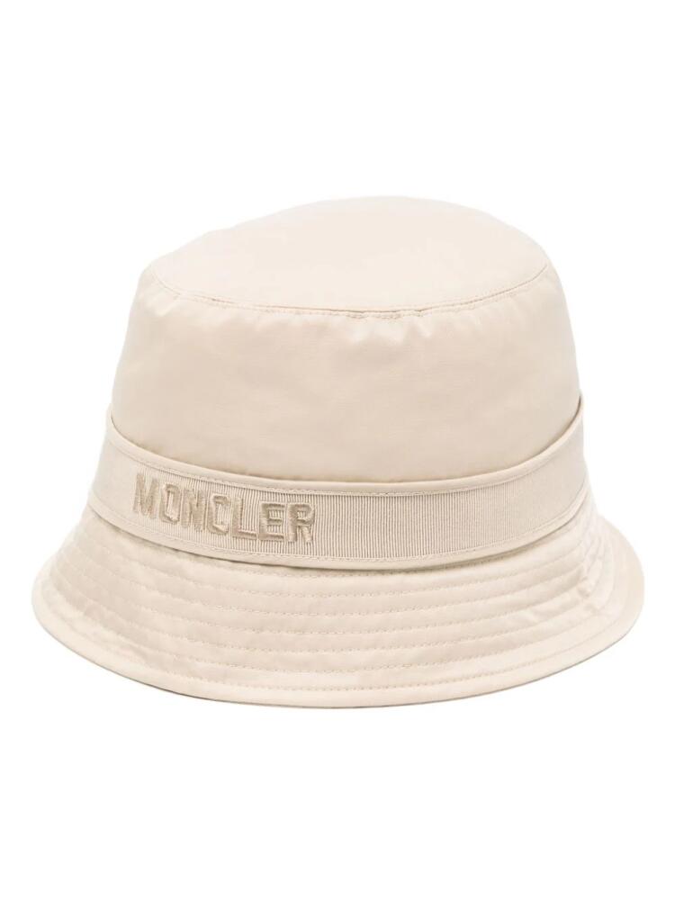 Moncler logo-embroidered bucket hat - Neutrals Cover