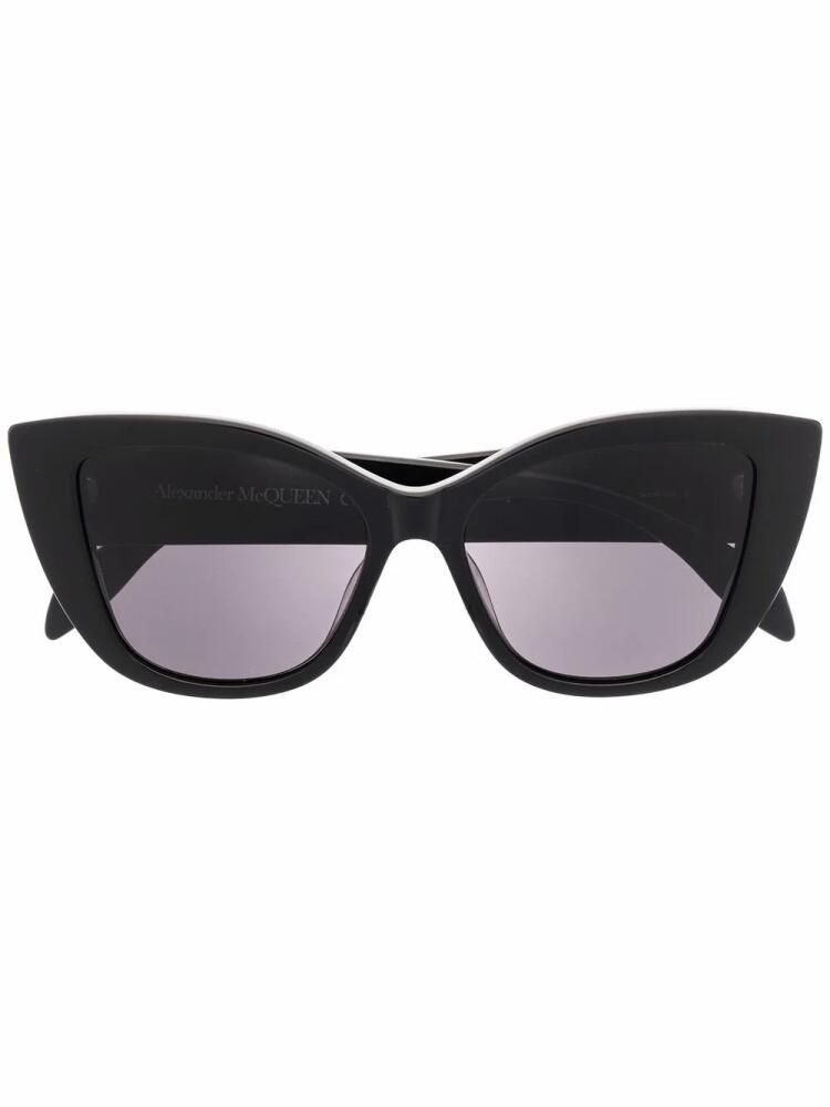 Alexander McQueen Eyewear tinted cat-eye sunglasses - Black Cover