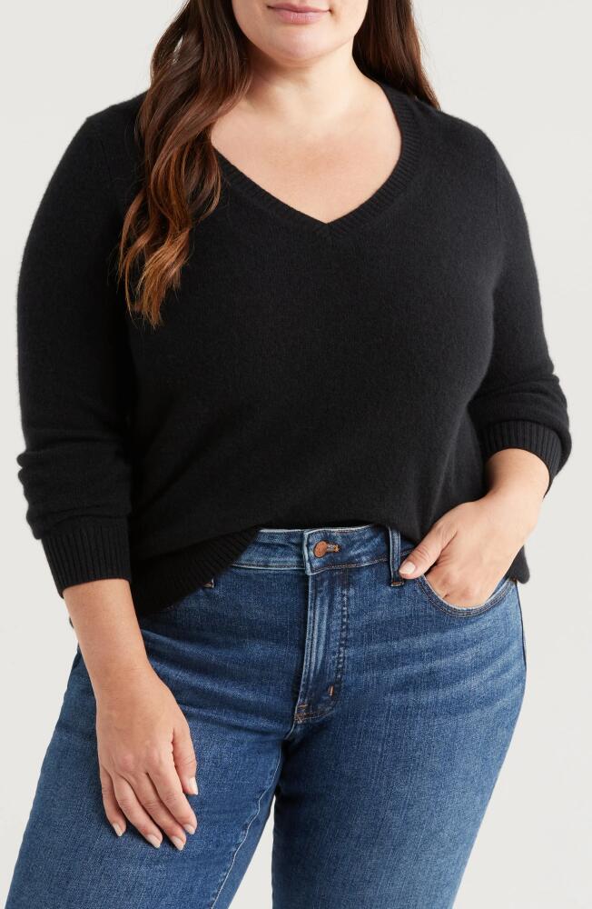 caslon(r) V-Neck Cashmere Sweater in Black Rock Cover