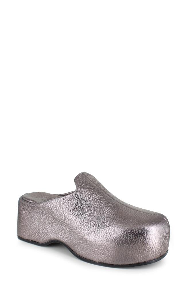 ZIGI Kristen Platform Clog in Pewter Leather Cover