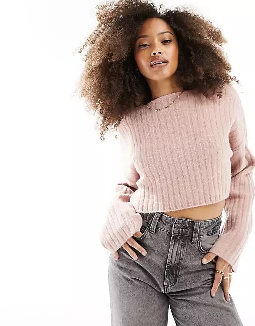 Bershka ribbed knitted cropped sweater in dusty pink Cover