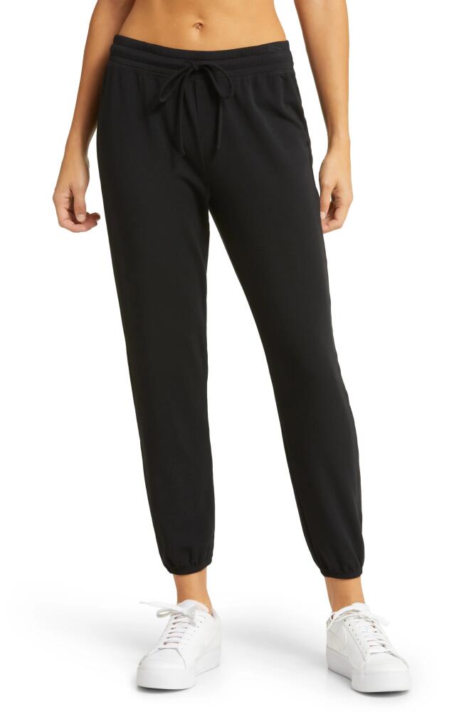 Beyond Yoga Off Duty Joggers in Black Cover