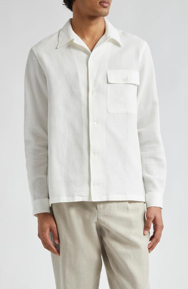 De Bonne Facture Long Sleeve Cotton & Linen Waffle Weave Camp Shirt in Off White Cover