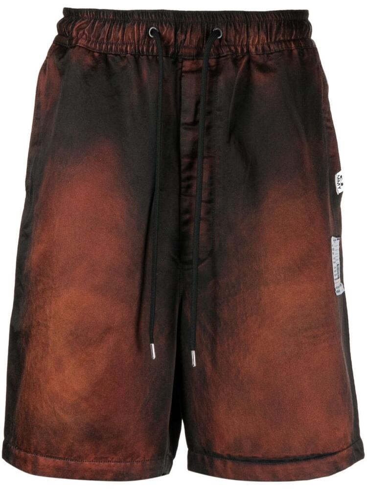 Maison MIHARA YASUHIRO faded-effect drawstring-waist shorts - Brown Cover