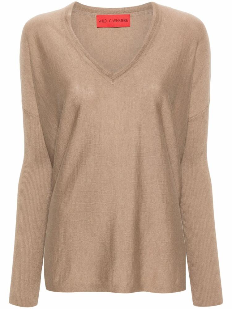 Wild Cashmere Sophia V-neck fine-knit jumper - Neutrals Cover