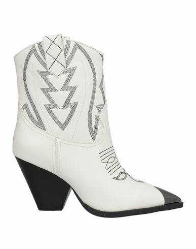 Lola Cruz Woman Ankle boots White Leather Cover