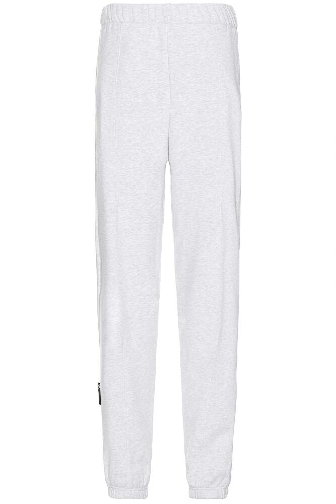 On Club Pant in Grey Cover