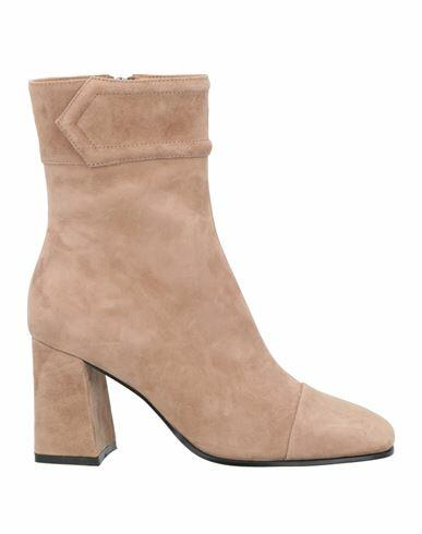 Bibi Lou Woman Ankle boots Light brown Soft Leather Cover