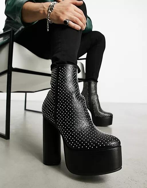 ASOS DESIGN platform heeled chelsea boots with stud detail in black faux leather Cover