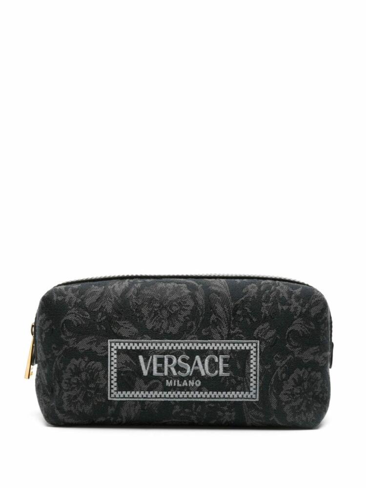 Versace embroidered-logo jacquard toiletry bag - Black Cover