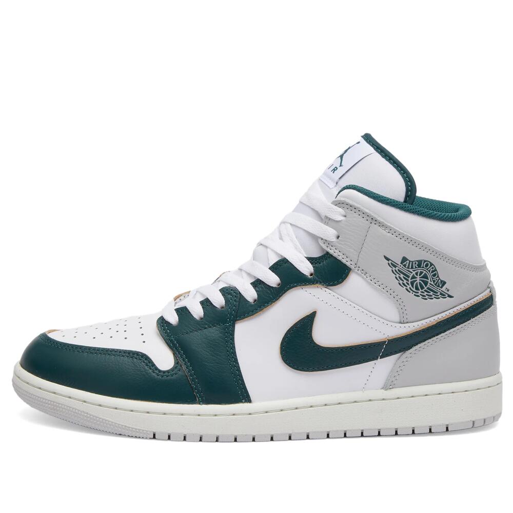 Air Jordan 1 Mid SE Sneaker in White/Green/Grey Cover