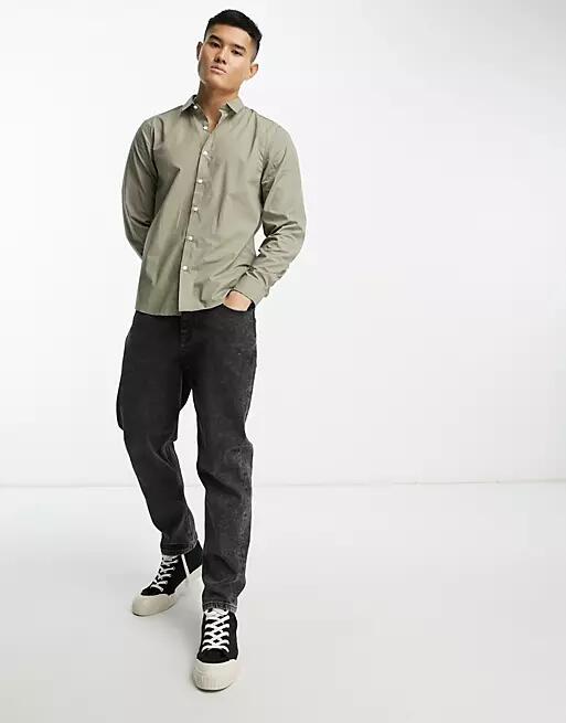 New Look long sleeve poplin shirt in light khaki-Green Cover