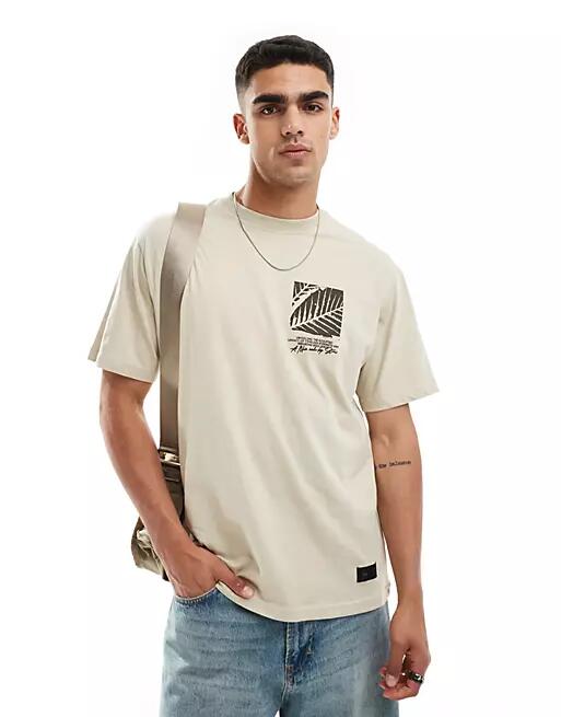 Pull & Bear leaf printed t-shirt in beige-Neutral Cover