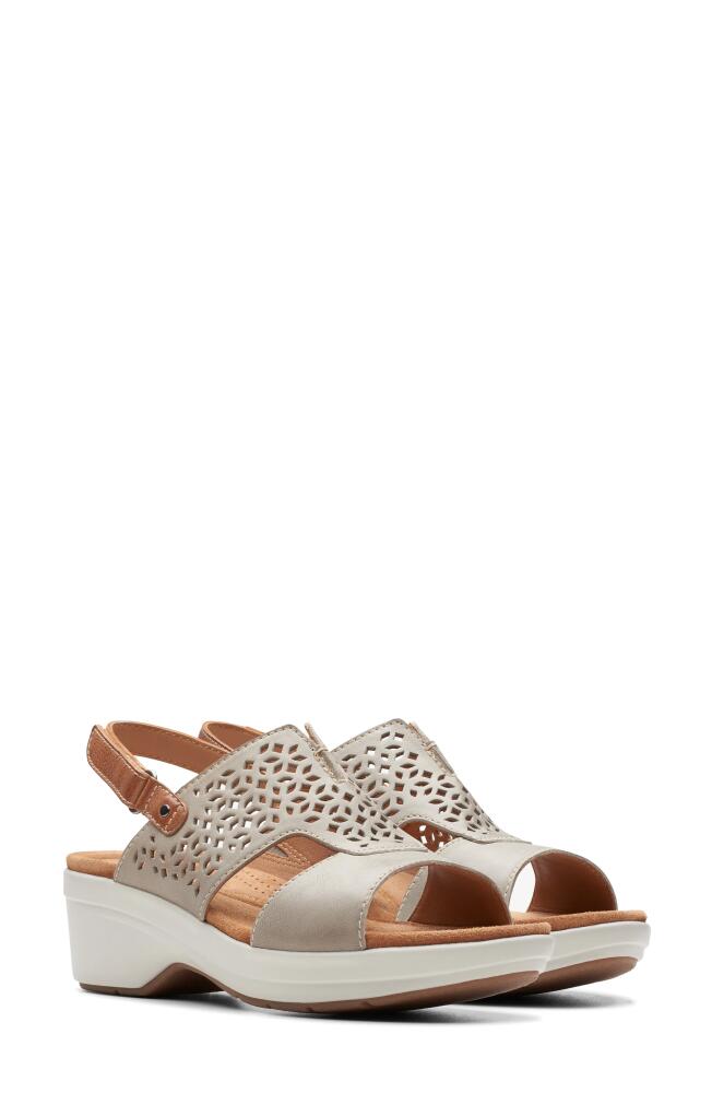 Clarks(r) Tuleah Sun Platform Sandal in Stone Leather Cover