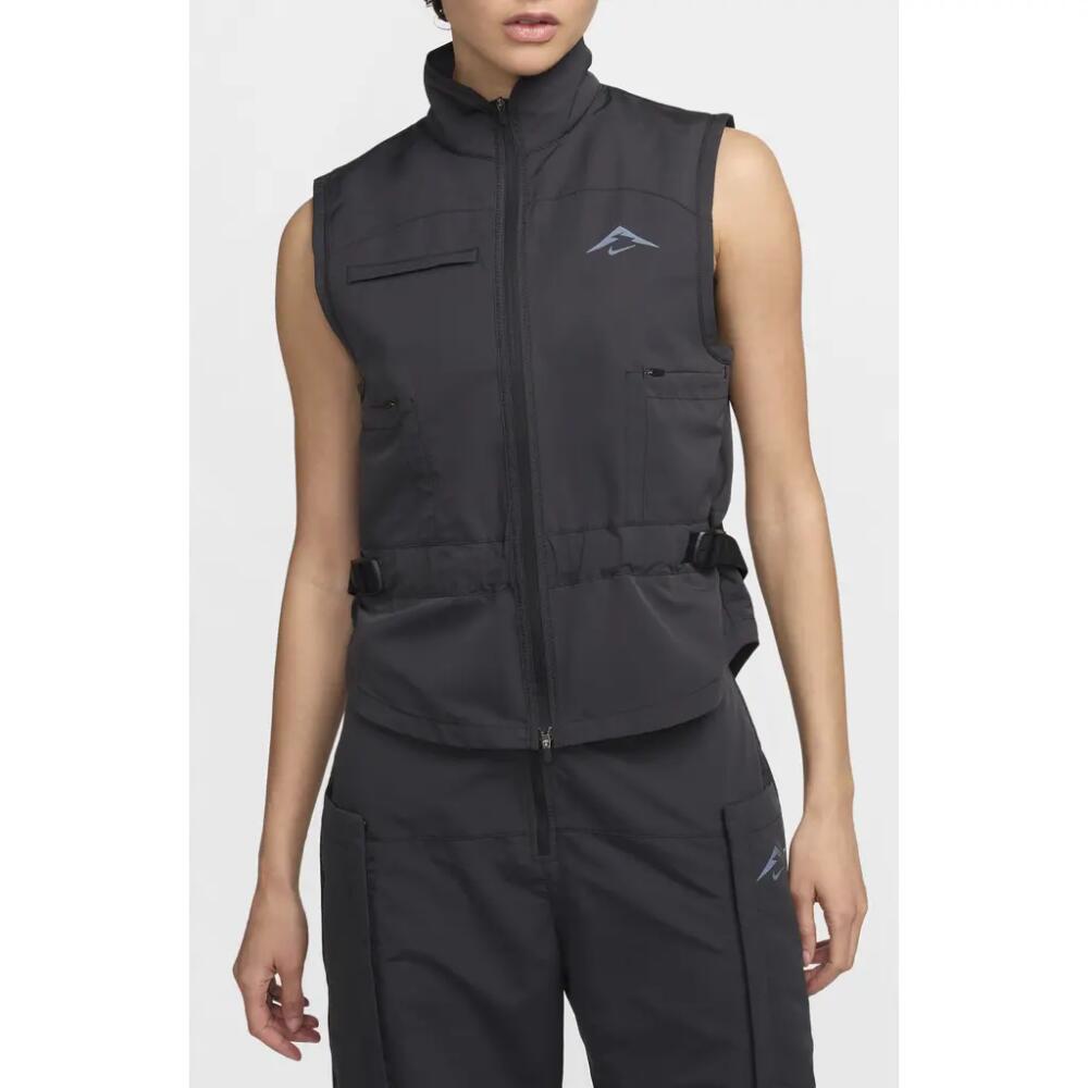 Nike Trail Repel Running Vest in Black/Anthracite Cover