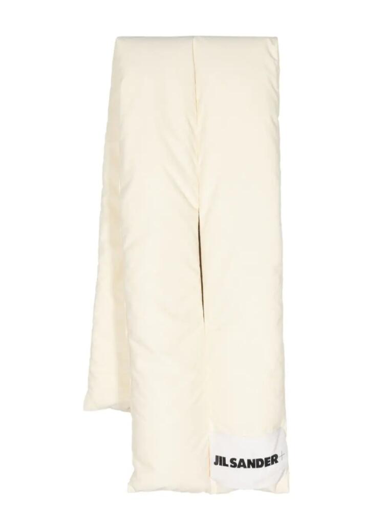 Jil Sander logo-patch padded scarf - White Cover