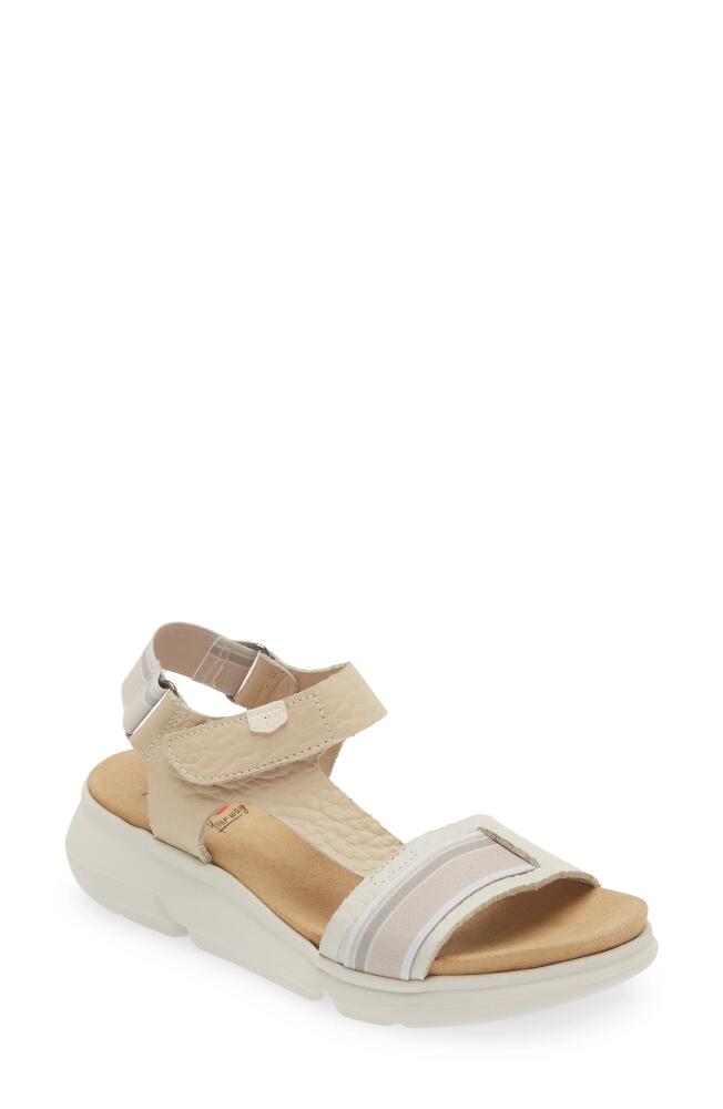 On Foot 90502 Daytona Platform Sandal in Beige Cover