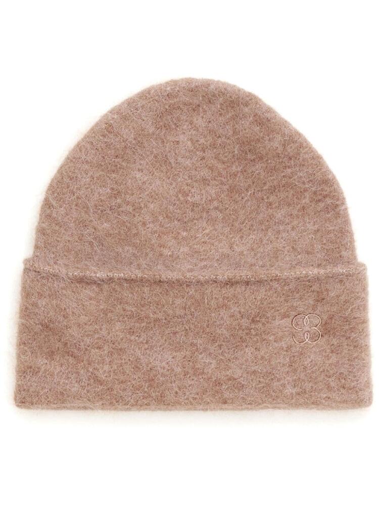 Filippa K Fluffy beanie - Neutrals Cover