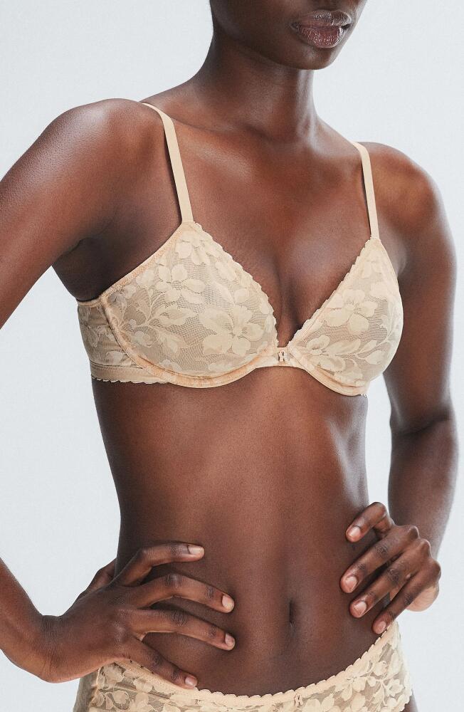 SAVAGE X FENTY Lavish Lace Unlined Plunge Bra in Honey Nude Cover