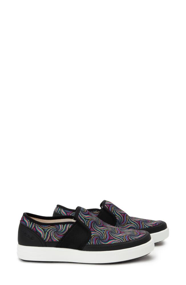 TRAQ by Alegria Sleeq Slip-On Sneaker in Psych Fabric Cover