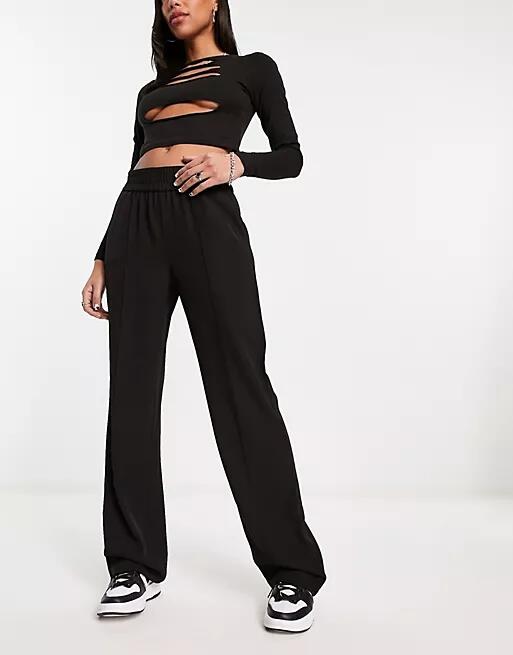 Only light weight pintuck wide leg pants in black Cover