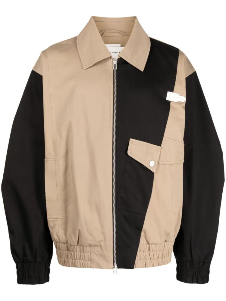 Feng Chen Wang logo-plaque cotton jacket - Neutrals Cover